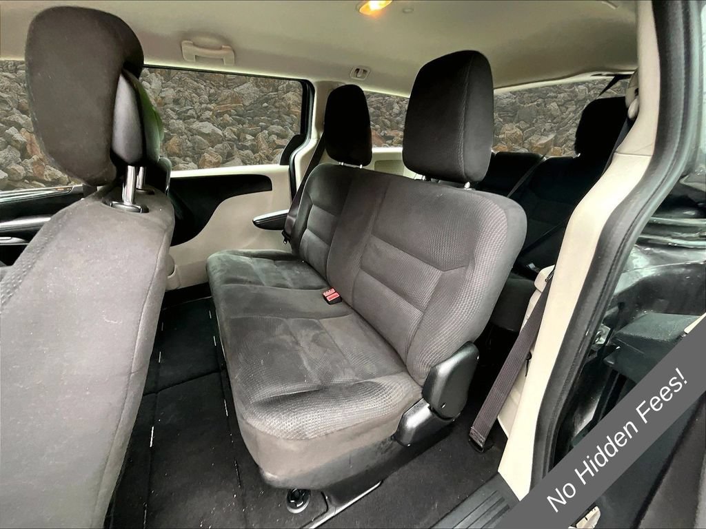 Used 2015 Dodge Grand Caravan American Value Package w/ UConnect Hands-Free Group FWD image 21