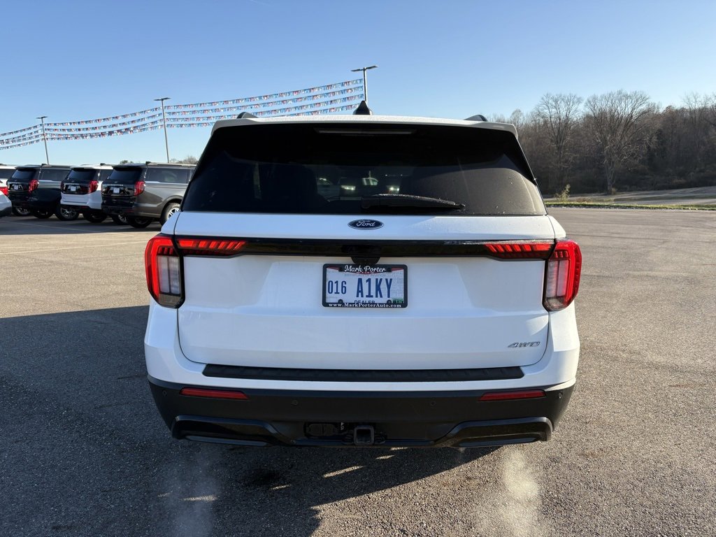 Used 2025 Ford Explorer ST-Line image 4