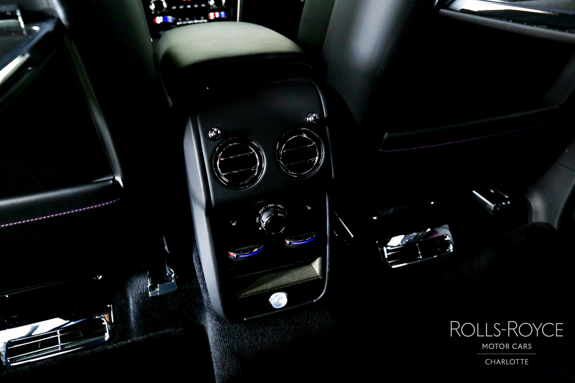 Used 2026 Rolls-Royce Cullinan Black Badge image 22