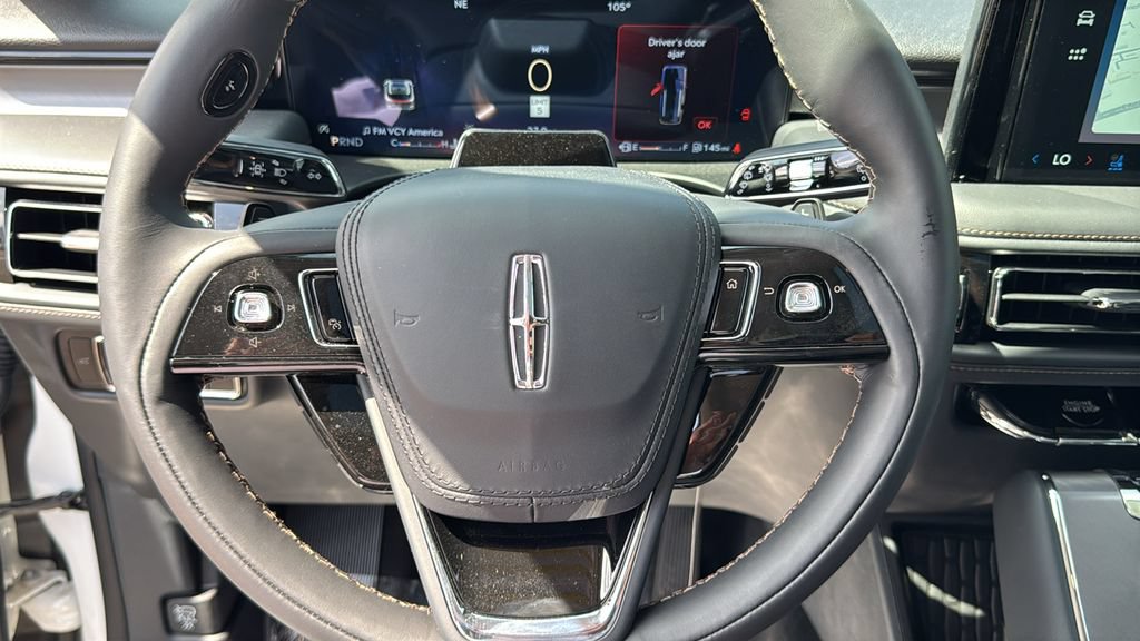 New 2026 Lincoln Aviator AWD w/ Jet Appearance Package image 10
