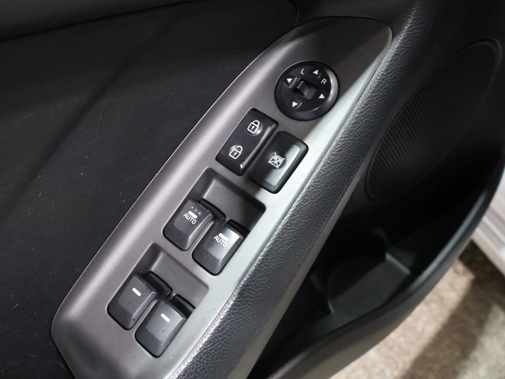 Used 2017 Kia Forte LX image 12