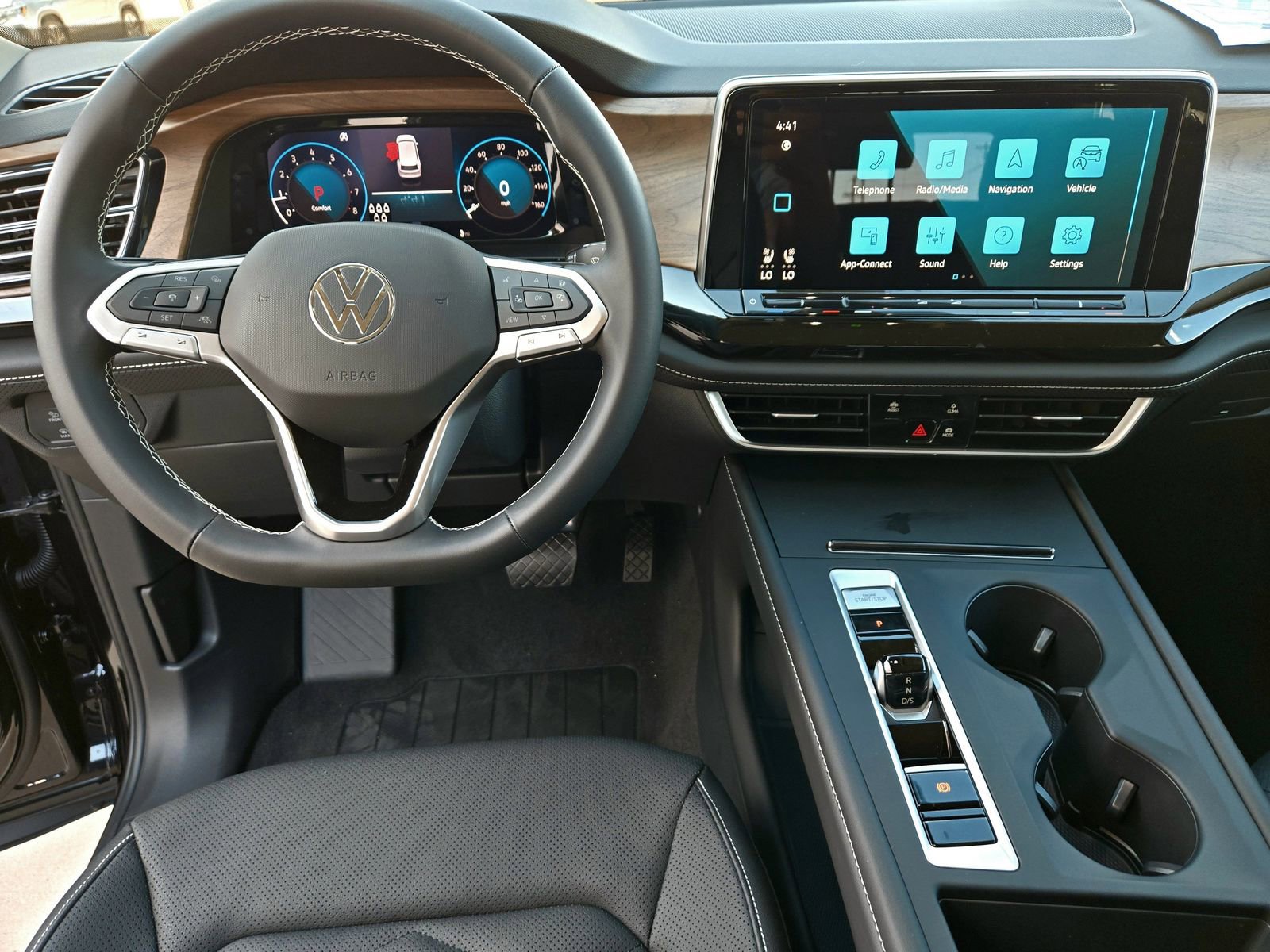 New 2026 Volkswagen Atlas SE image 10