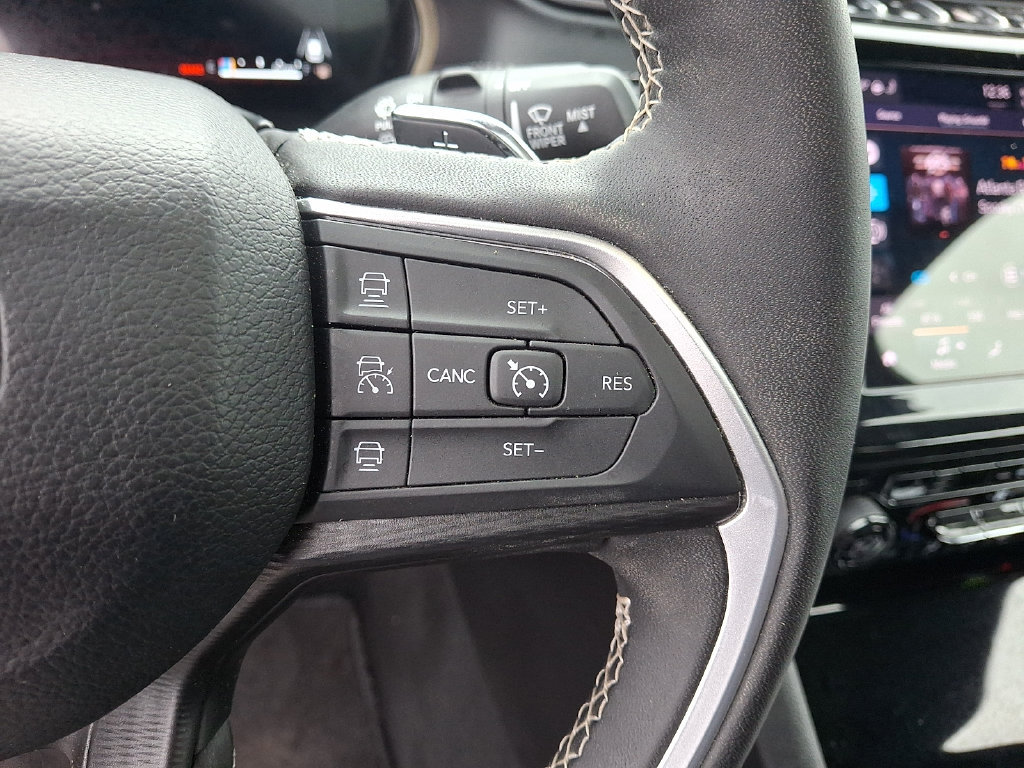 Used 2024 Jeep Grand Cherokee Altitude AWD/4WD image 23