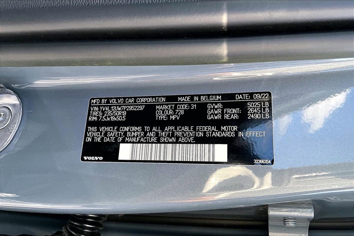 Used 2023 Volvo XC40 B5 Plus w/ Driver Assist Package image 19