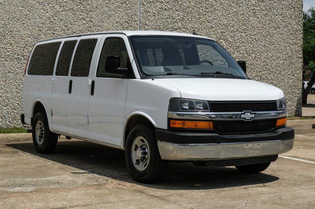 Used 2015 Chevrolet Express 2500 LT w/ LT Preferred Equipment Group RWD image 8