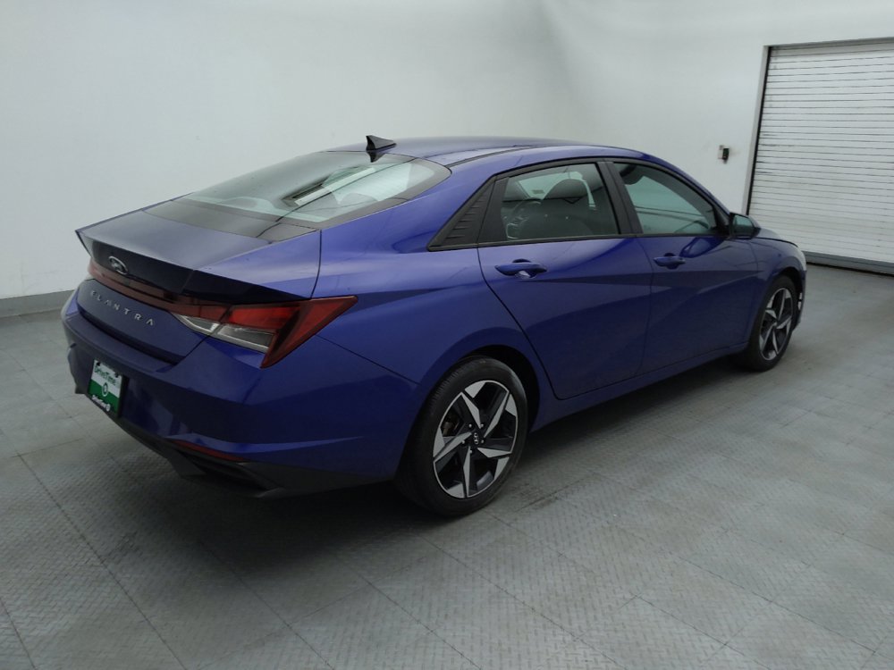 Used 2023 Hyundai Elantra SEL w/ Convenience Package FWD image 9