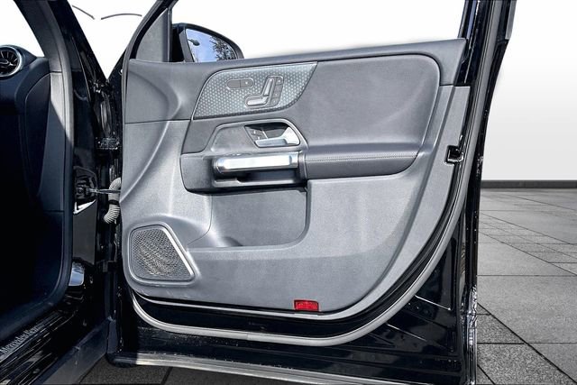 Certified 2025 Mercedes-Benz GLB 250 4MATIC image 30