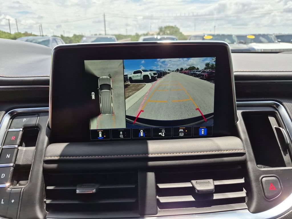Used 2022 GMC Yukon AT4 w/ Technology Package AWD/4WD image 30