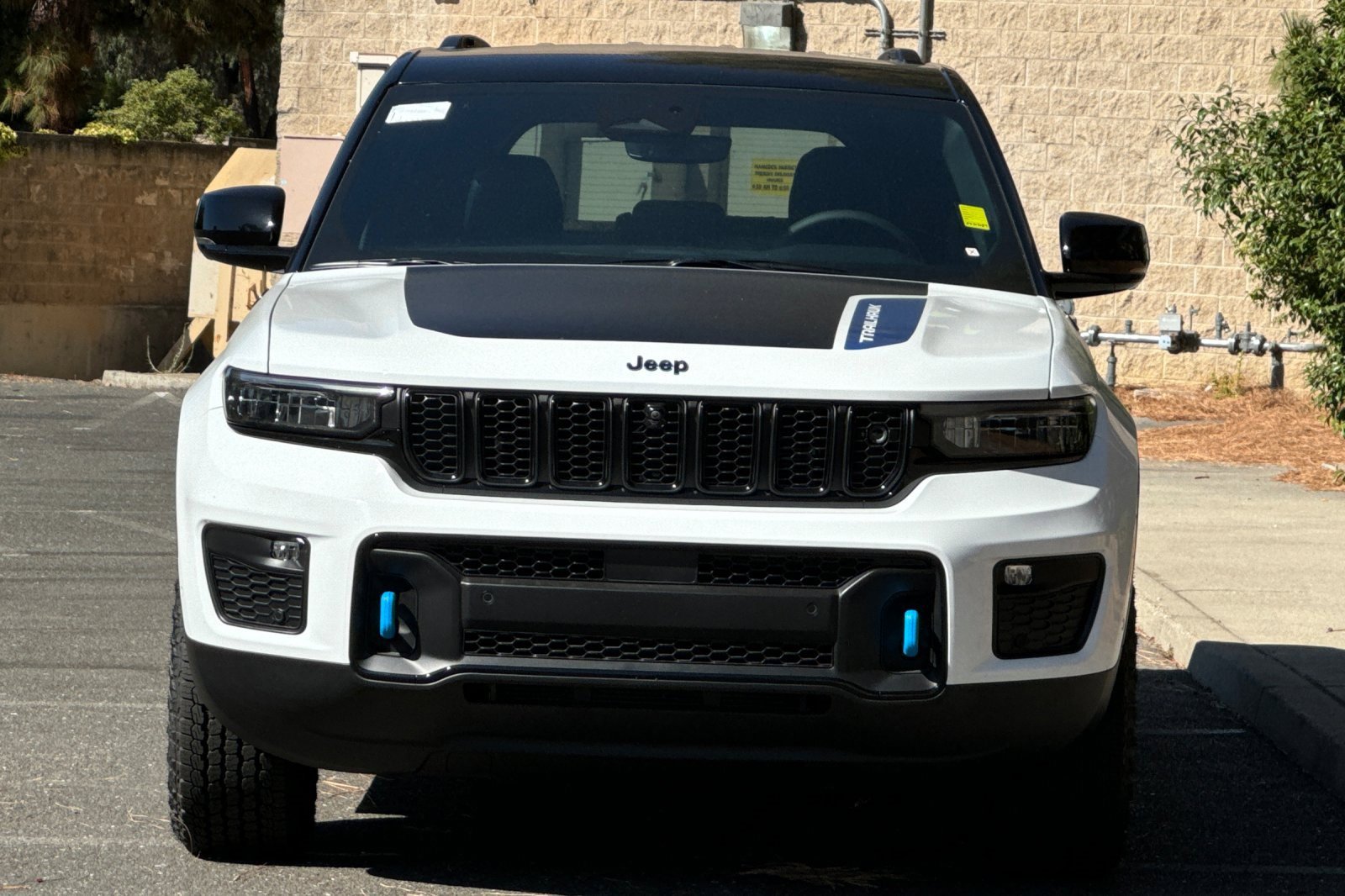 New 2023 Jeep Grand Cherokee Trailhawk w/ Advanced Protech Group II image 8