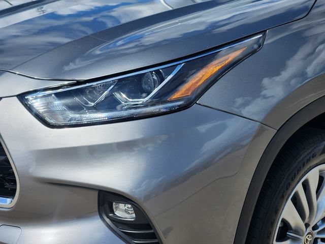 Certified 2025 Toyota Highlander Platinum AWD/4WD image 9