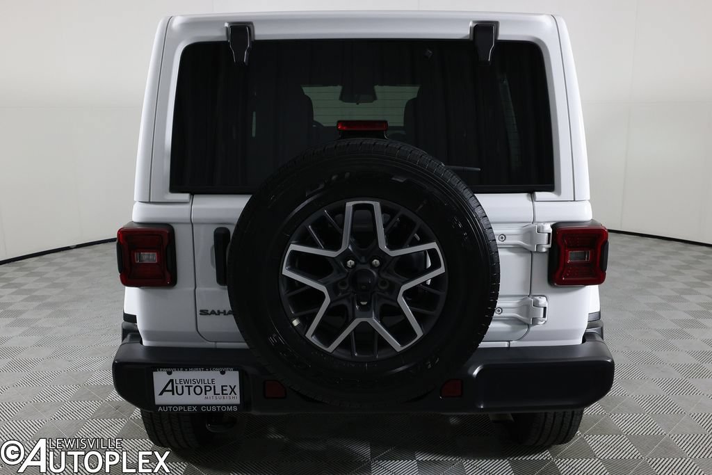 Used 2026 Jeep Wrangler Unlimited Sahara AWD/4WD image 6