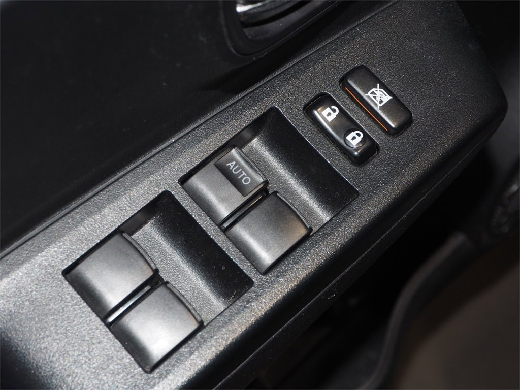 Used 2012 Toyota Yaris SE image 22