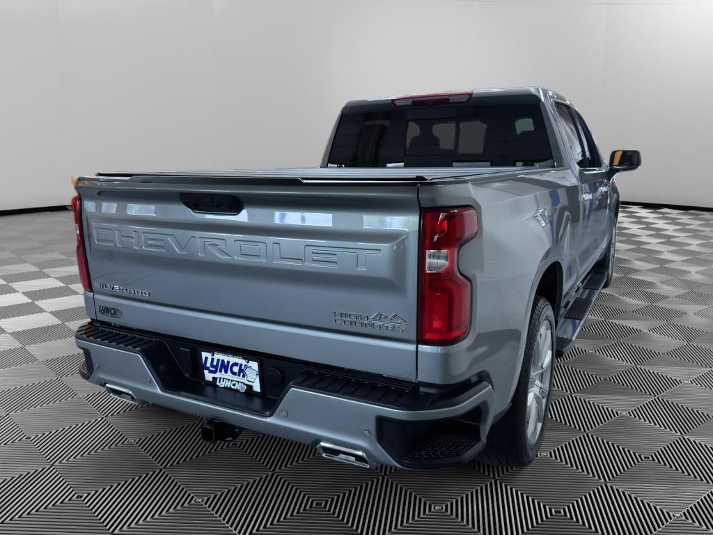 Used 2025 Chevrolet Silverado 1500 High Country w/ High Country Premium Package AWD/4WD image 5