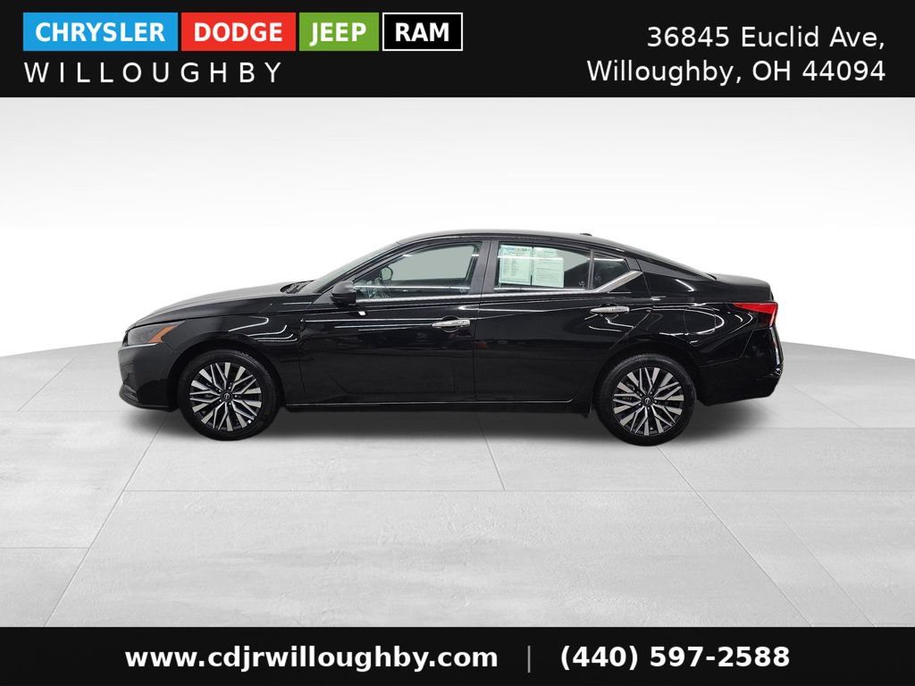 Used 2025 Nissan Altima 2.5 SV AWD/4WD image 6