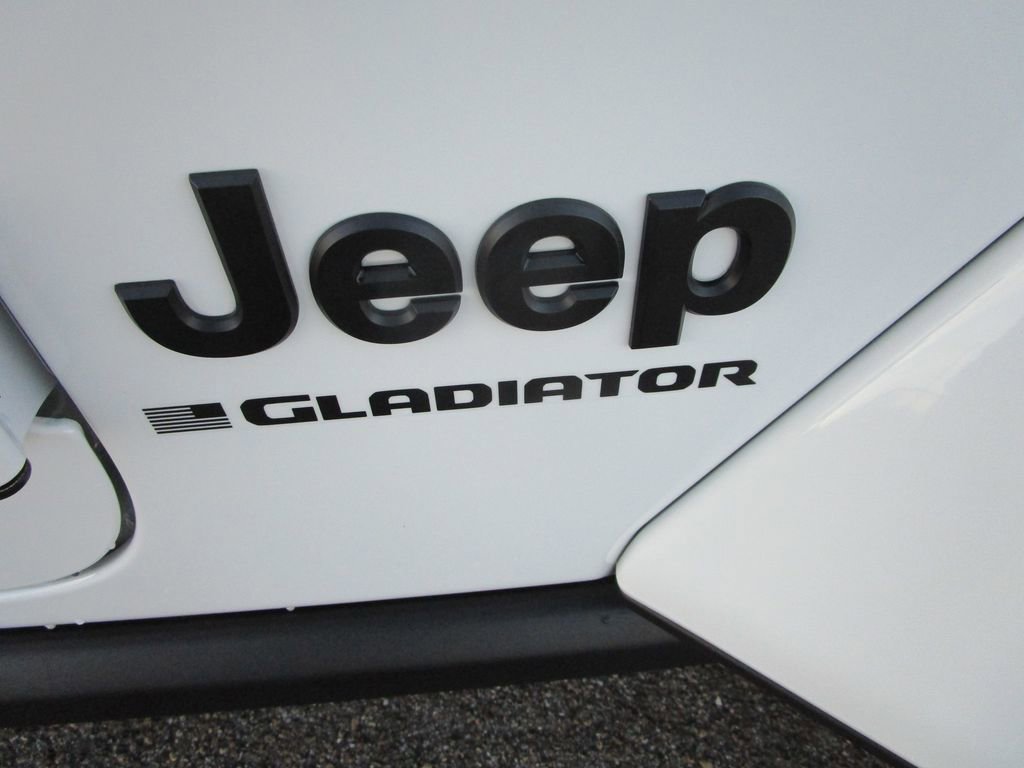Used 2024 Jeep Gladiator Willys image 16