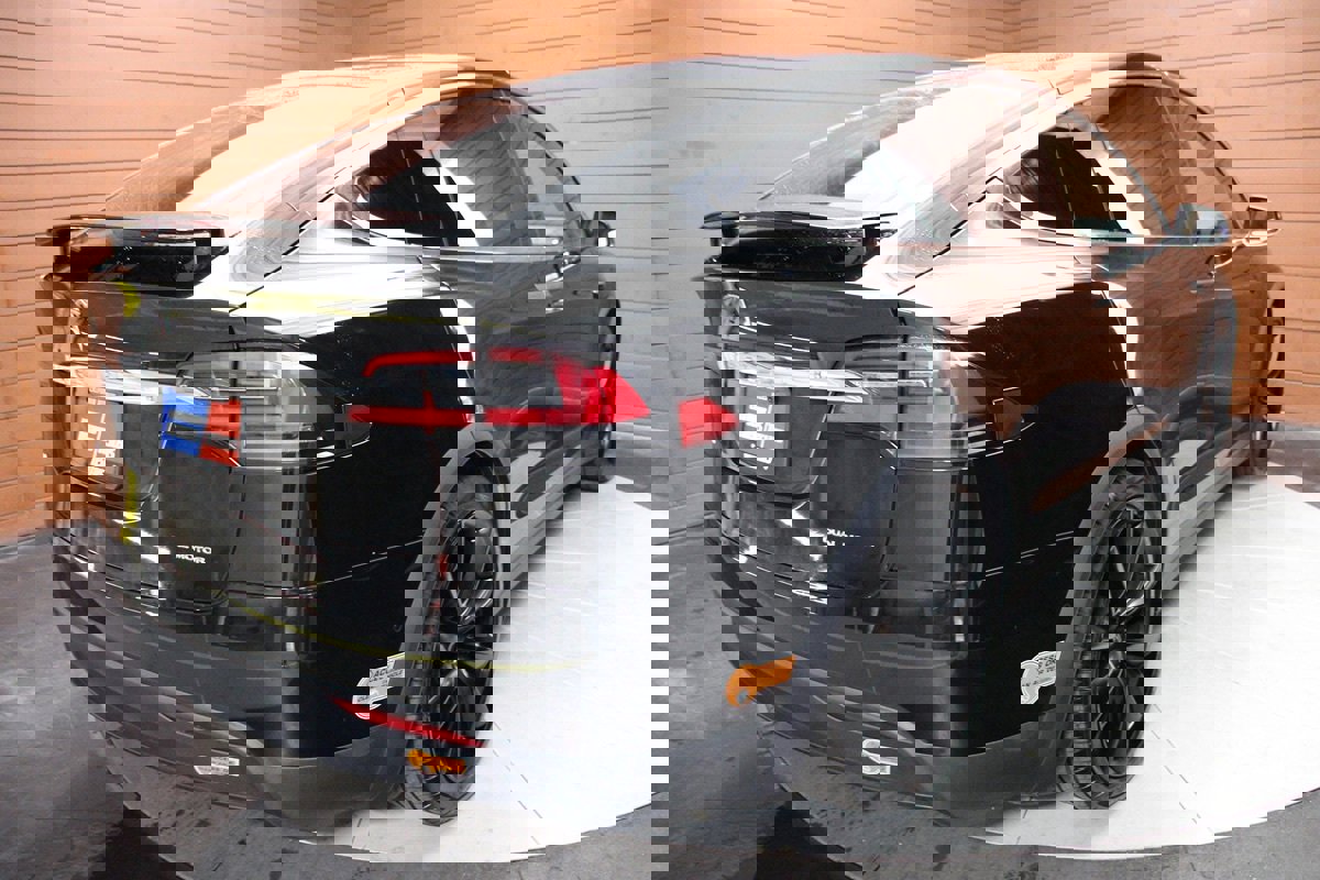 Used 2020 Tesla Model X image 17