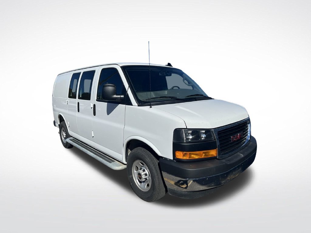 Used 2025 GMC Savana 2500 w/ Driver Convenience Package RWD image 4