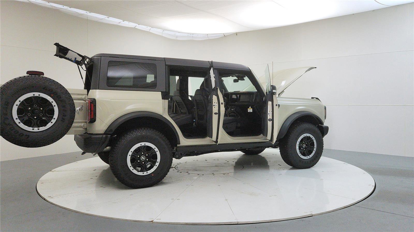 New 2025 Ford Bronco Badlands image 13