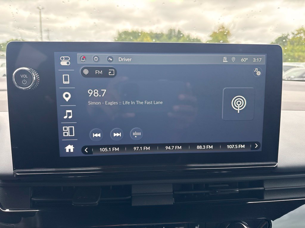 Used 2024 Honda Prologue Touring image 14