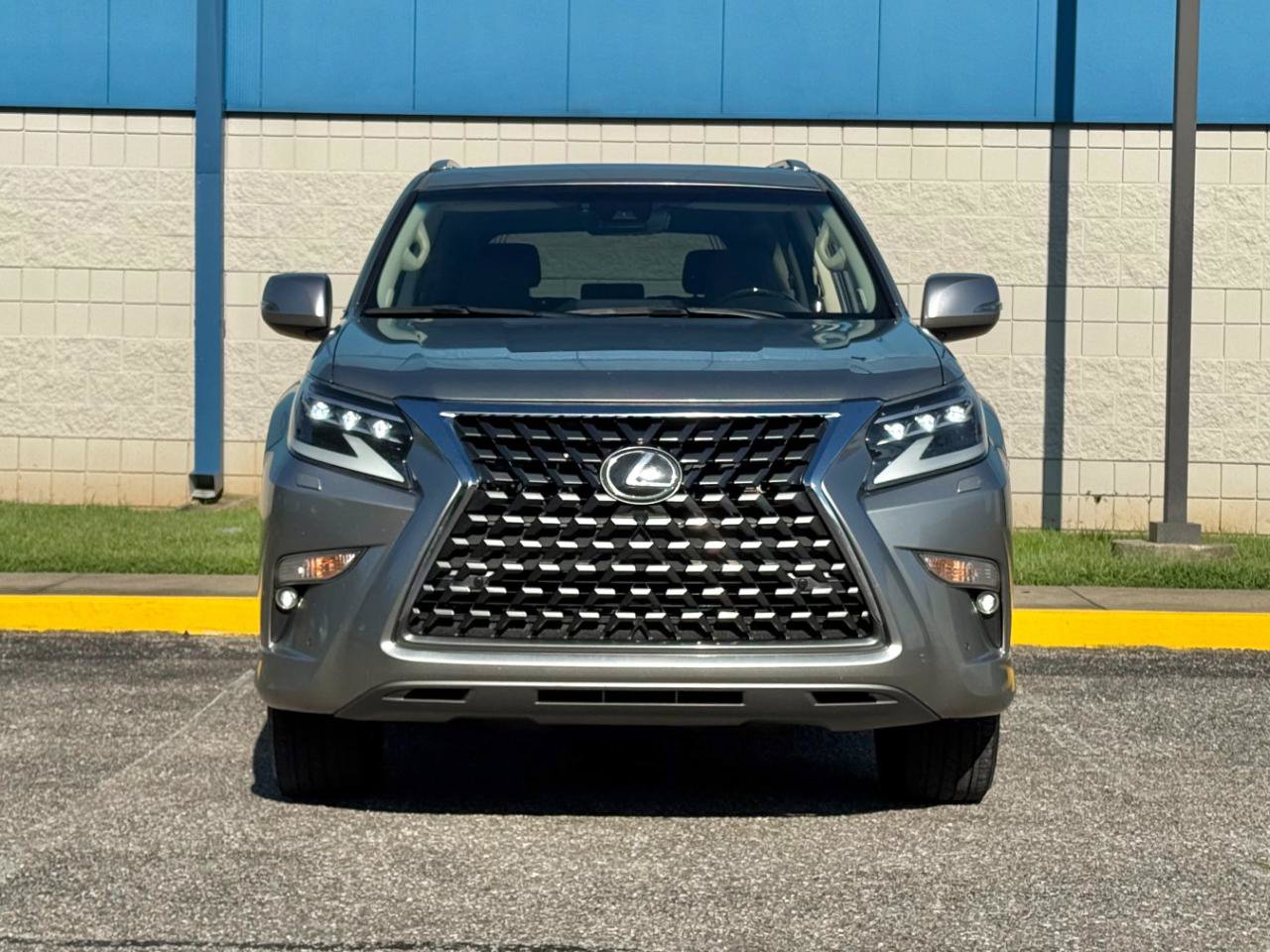 Used 2021 Lexus GX 460 Premium w/ Premium Package AWD/4WD image 2