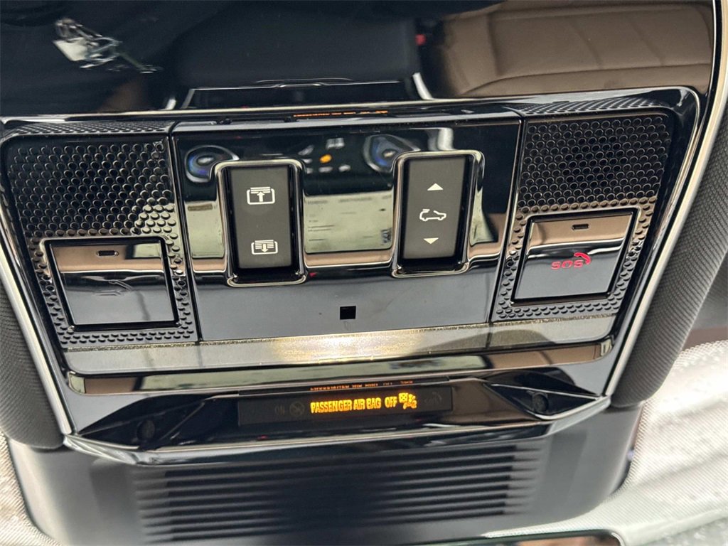 Used 2023 Land Rover Range Rover Sport SE Dynamic image 20