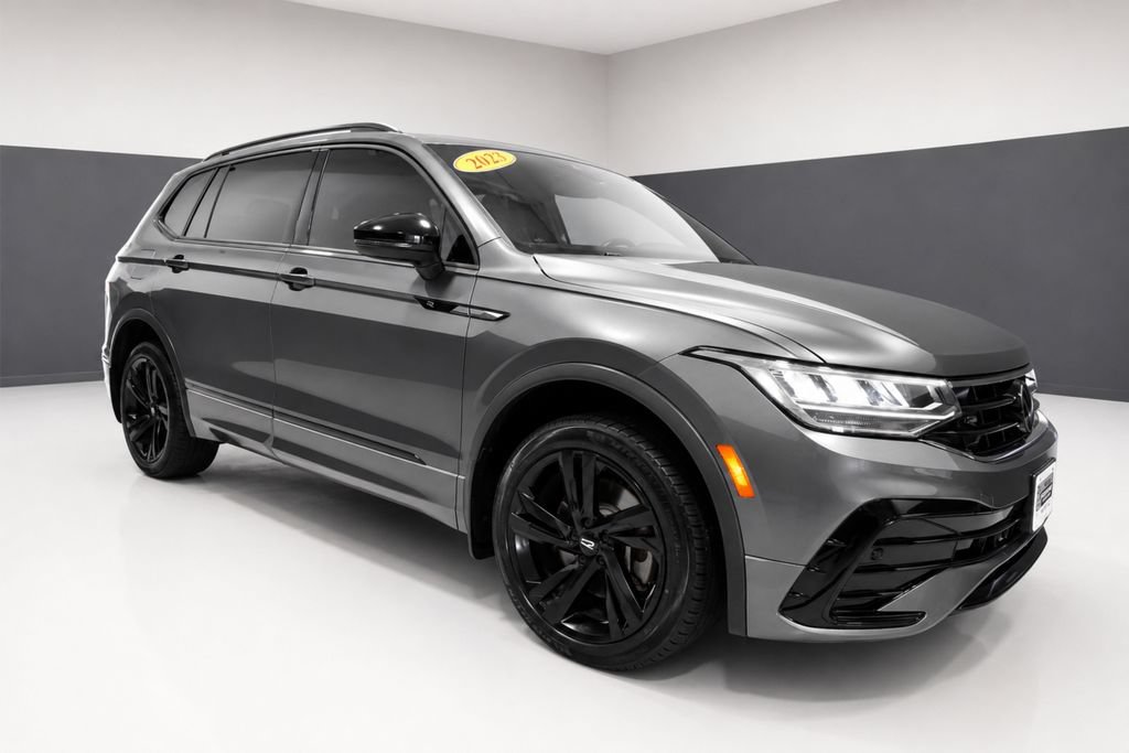 Used 2023 Volkswagen Tiguan SE R-Line FWD image 7