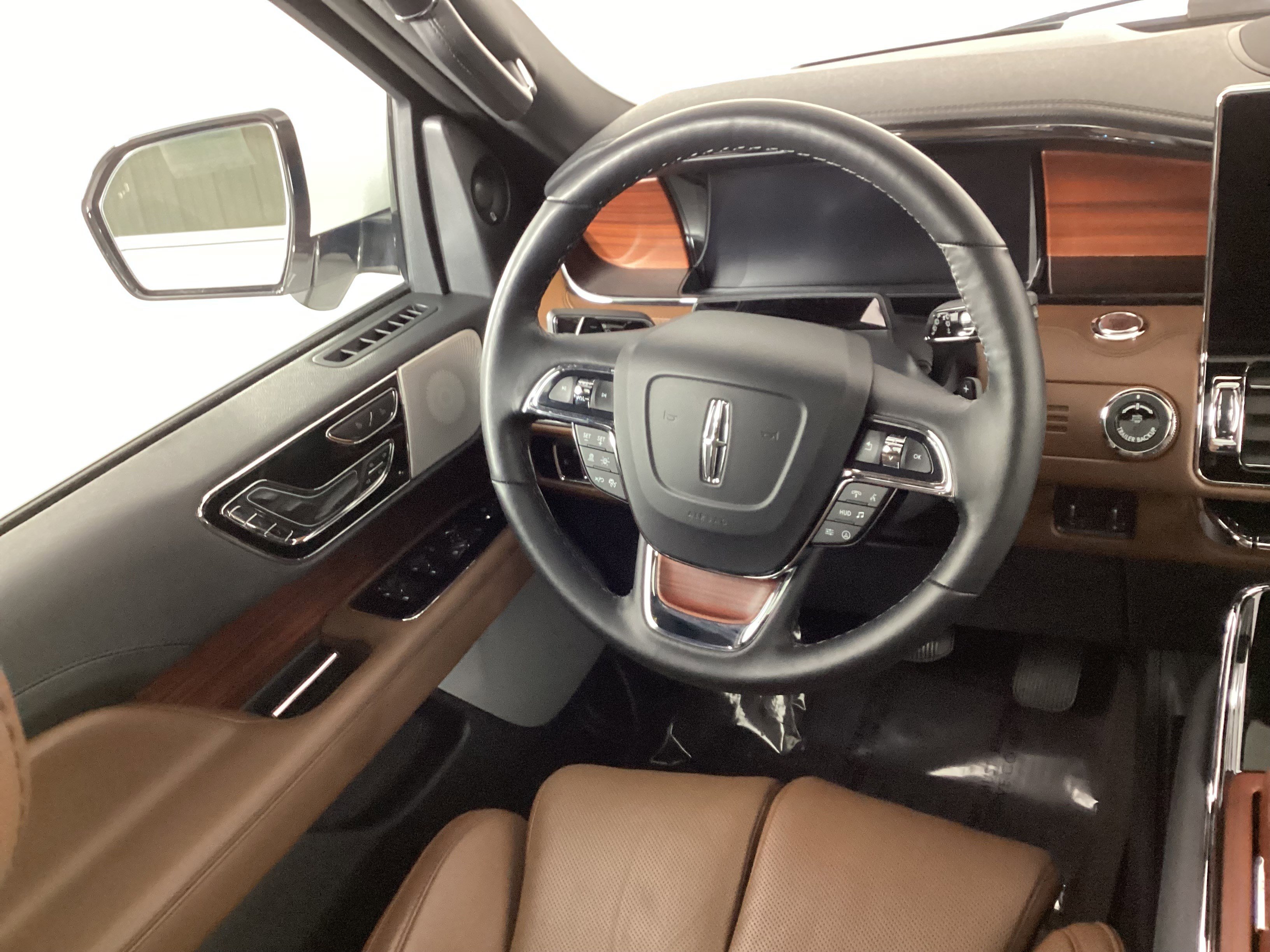 Used 2024 Lincoln Navigator Reserve image 14