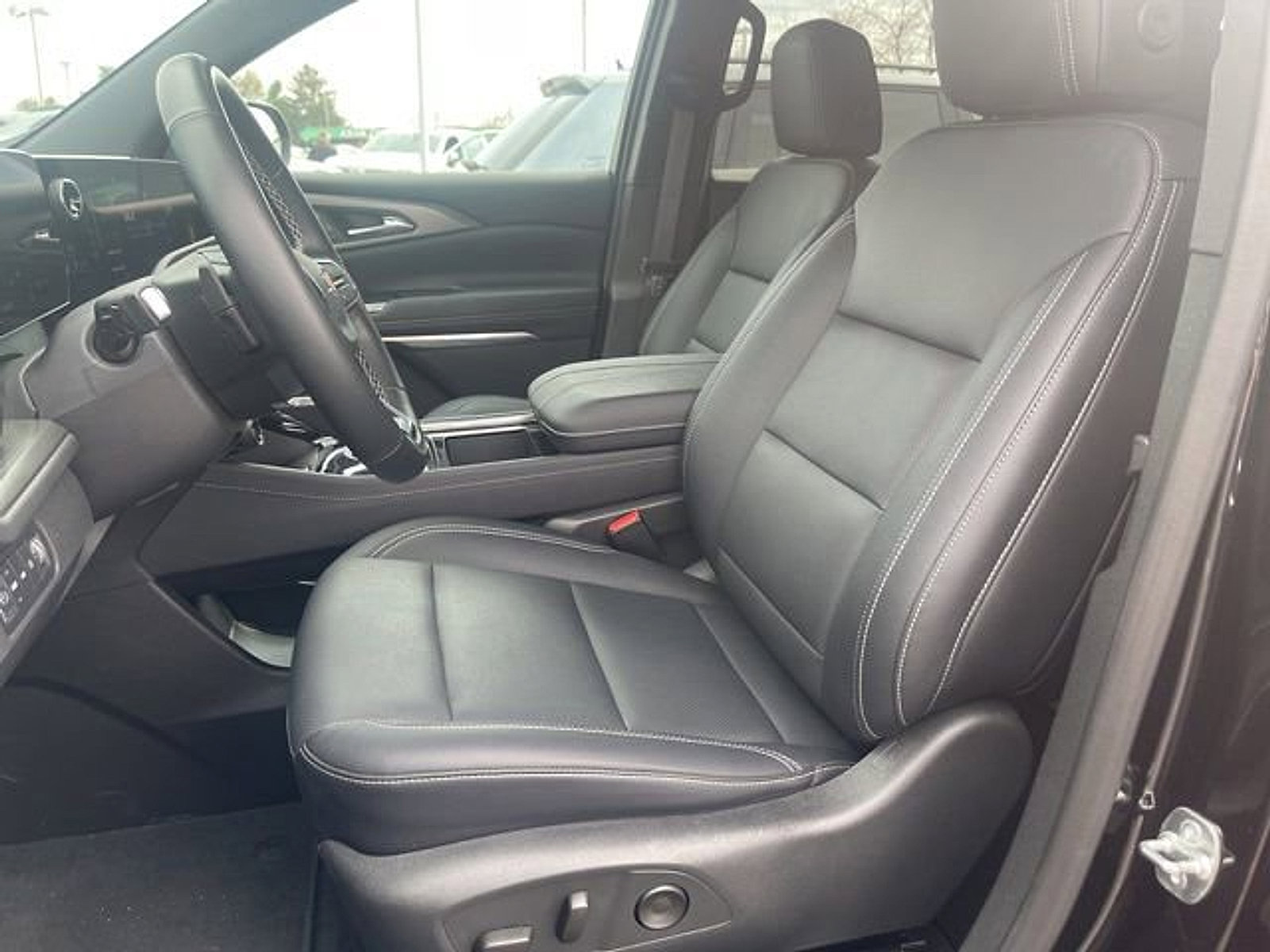 Certified 2025 Chevrolet Traverse LT image 16