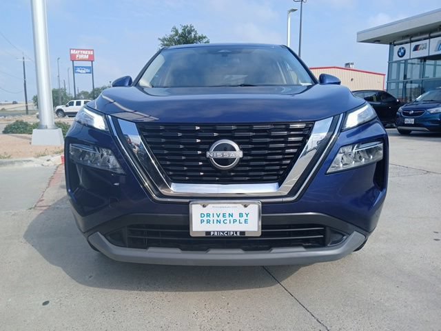 Used 2023 Nissan Rogue SV AWD/4WD image 2