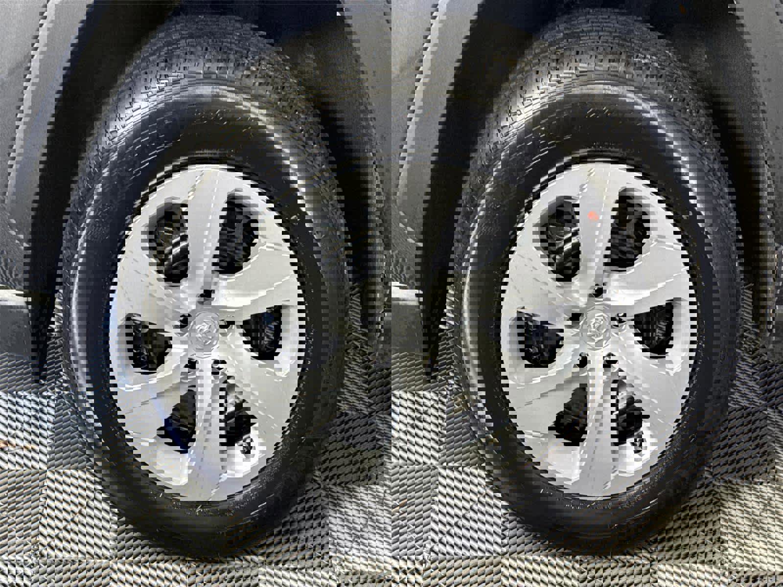 Used 2025 Toyota RAV4 LE image 10