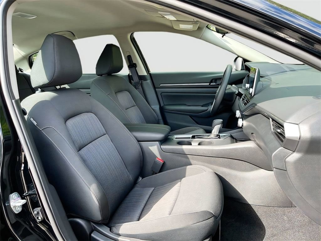 Used 2025 Nissan Altima 2.5 S image 29