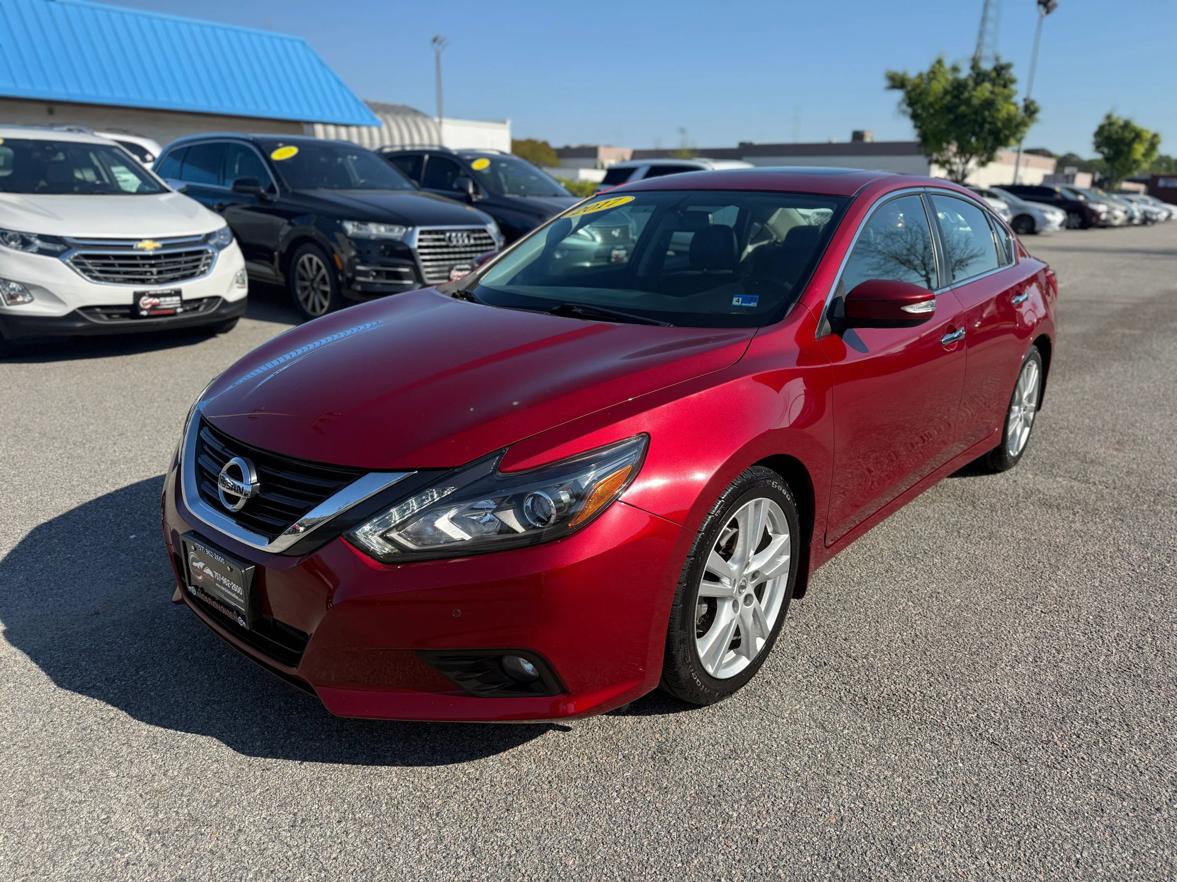 Used 2017 Nissan Altima 3.5 SL w/ 3.5SL Technology Package FWD image 3