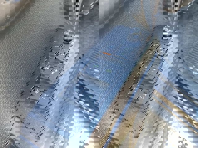 Used 2017 Toyota Tacoma TRD Sport w/ Tow Package (A/T) image 18