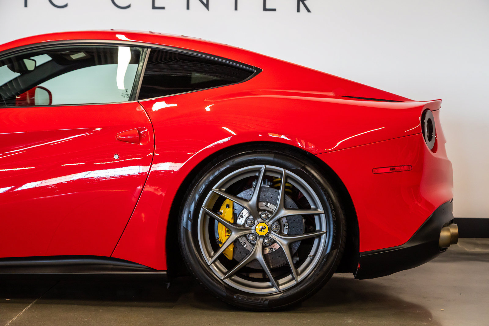 Used 2016 Ferrari F12 Berlinetta RWD image 15