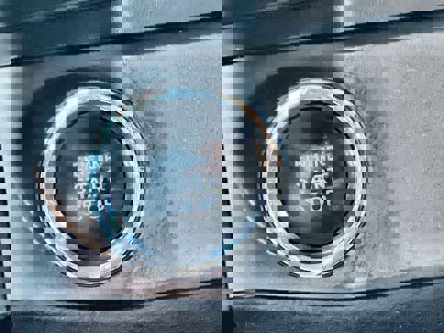 Used 2019 Toyota Tacoma TRD Sport w/ Technology Package image 28