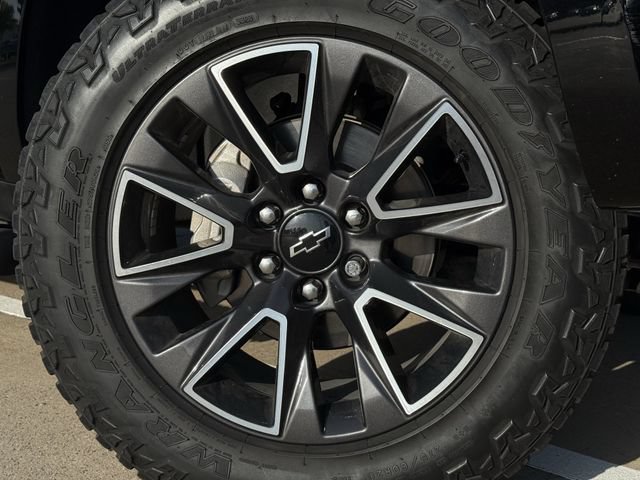Used 2021 Chevrolet Tahoe Z71 w/ Luxury Package AWD/4WD image 9