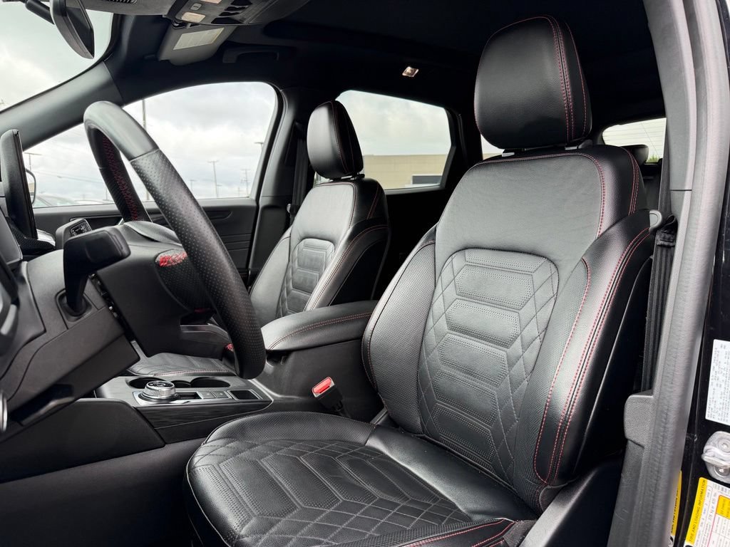 Used 2024 Ford Escape ST-Line Elite w/ Premium Technology Package AWD/4WD image 10