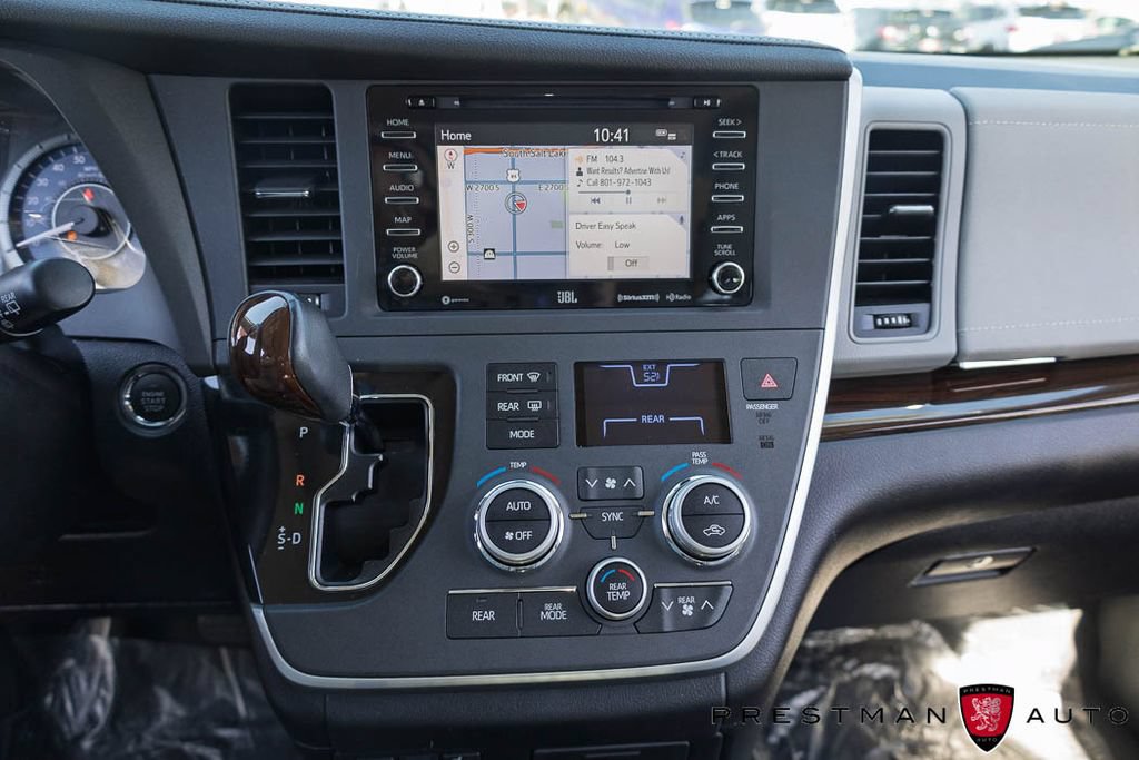 Used 2020 Toyota Sienna Limited FWD image 31