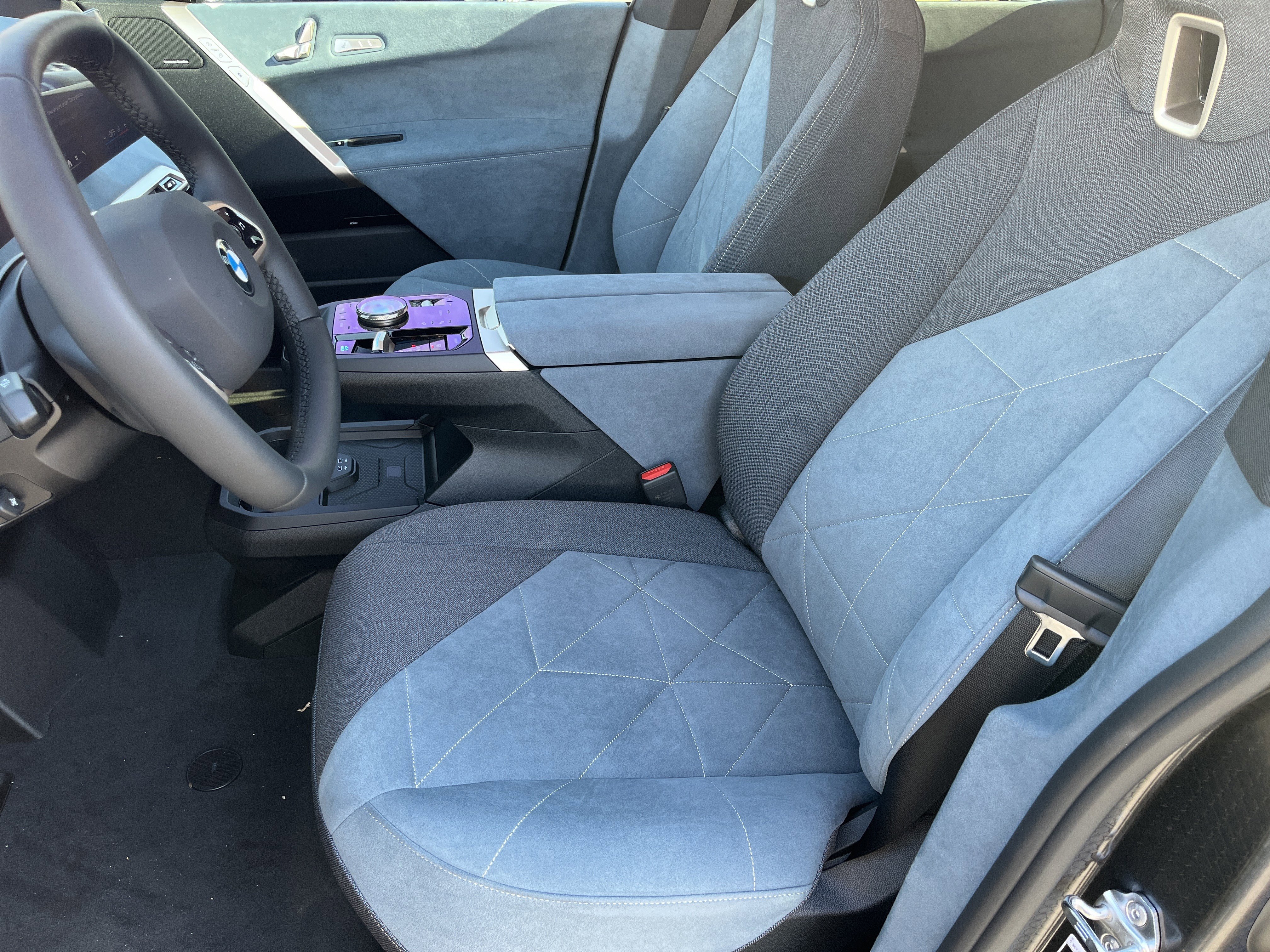 New 2026 BMW iX xDrive45 image 18