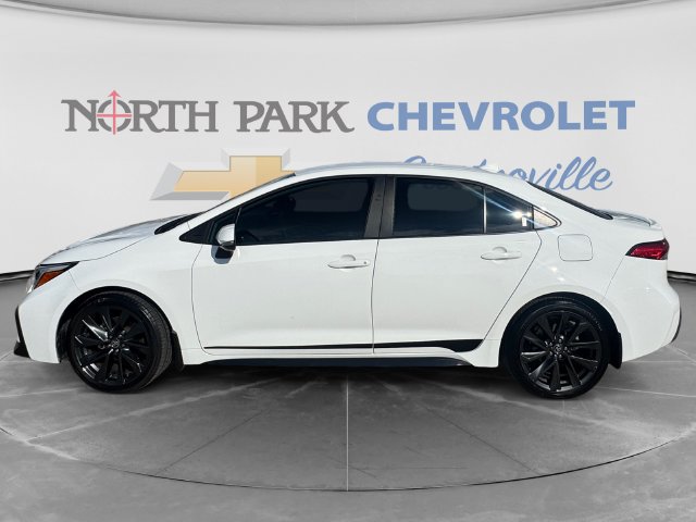 Used 2025 Toyota Corolla SE FWD image 6