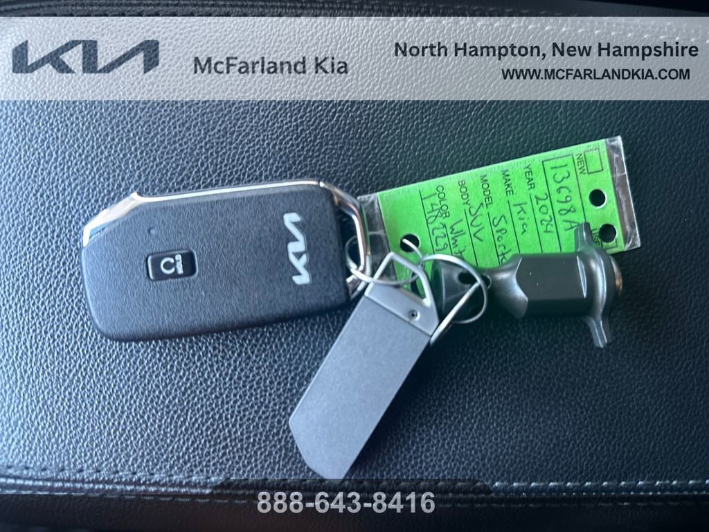 Used 2024 Kia Sportage EX image 31