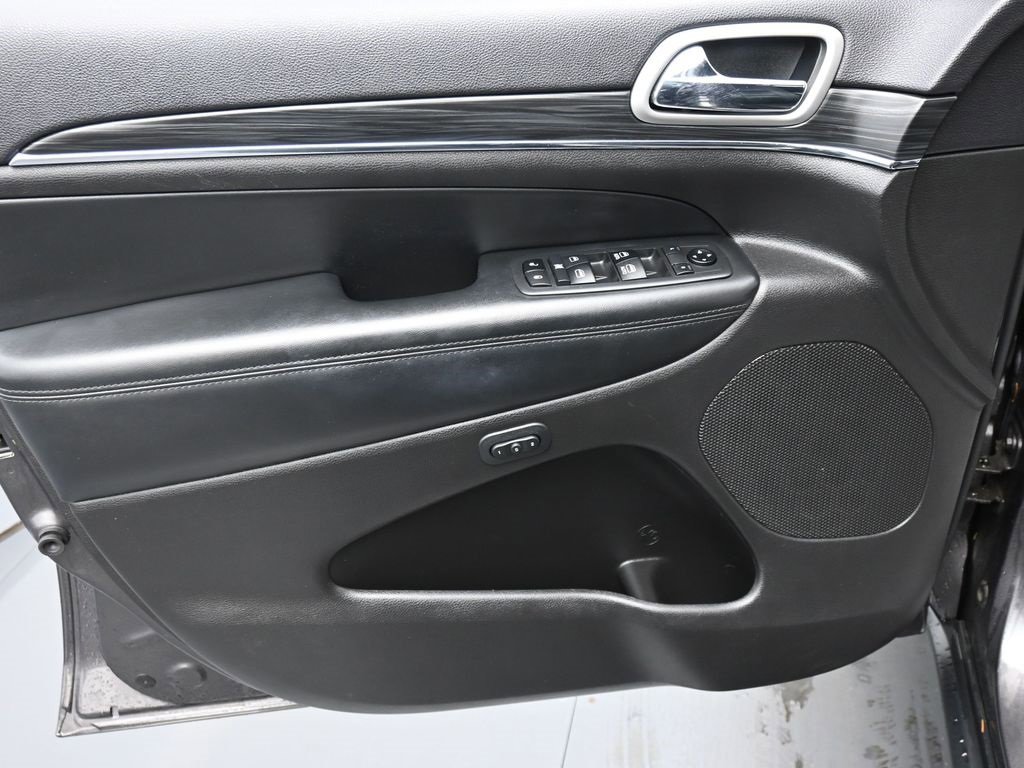Used 2019 Jeep Grand Cherokee Limited image 9