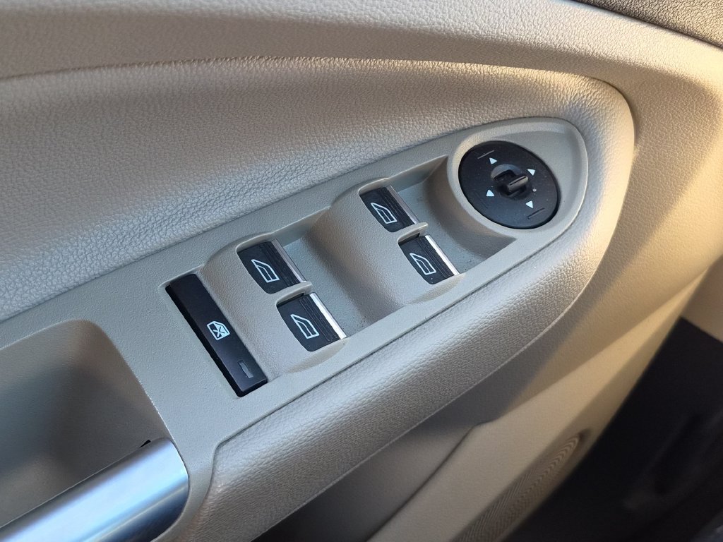 Certified 2019 Ford Escape Titanium AWD/4WD image 21