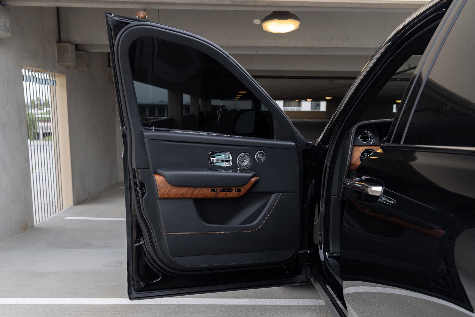 Used 2021 Rolls-Royce Cullinan image 38