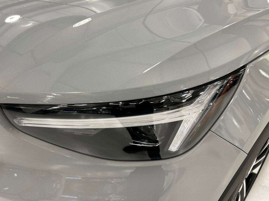 Used 2026 Volvo XC40 B5 Ultra w/ Climate Package image 7