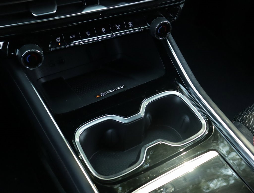 Used 2024 Chevrolet Traverse Z71 image 19