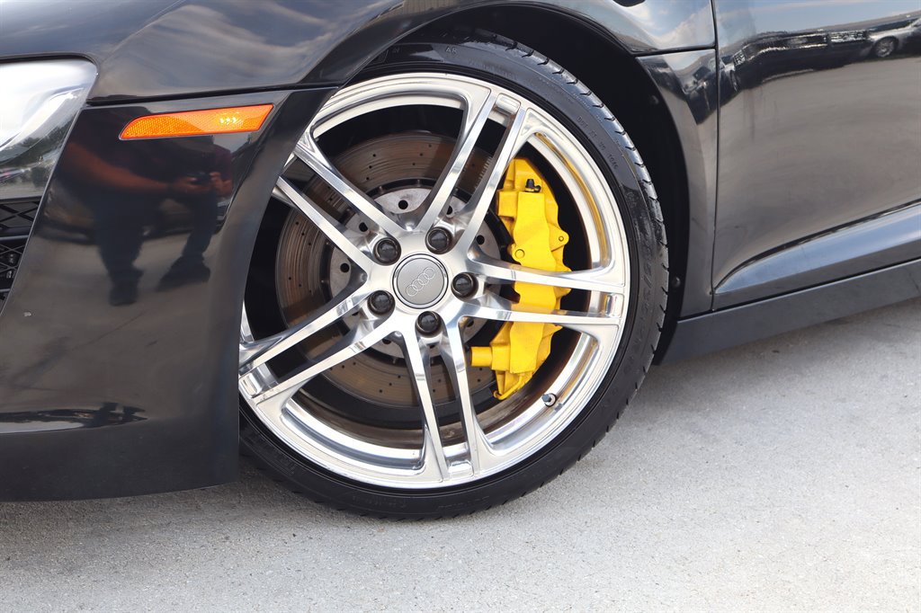 Used 2010 Audi R8 V8 AWD/4WD image 16
