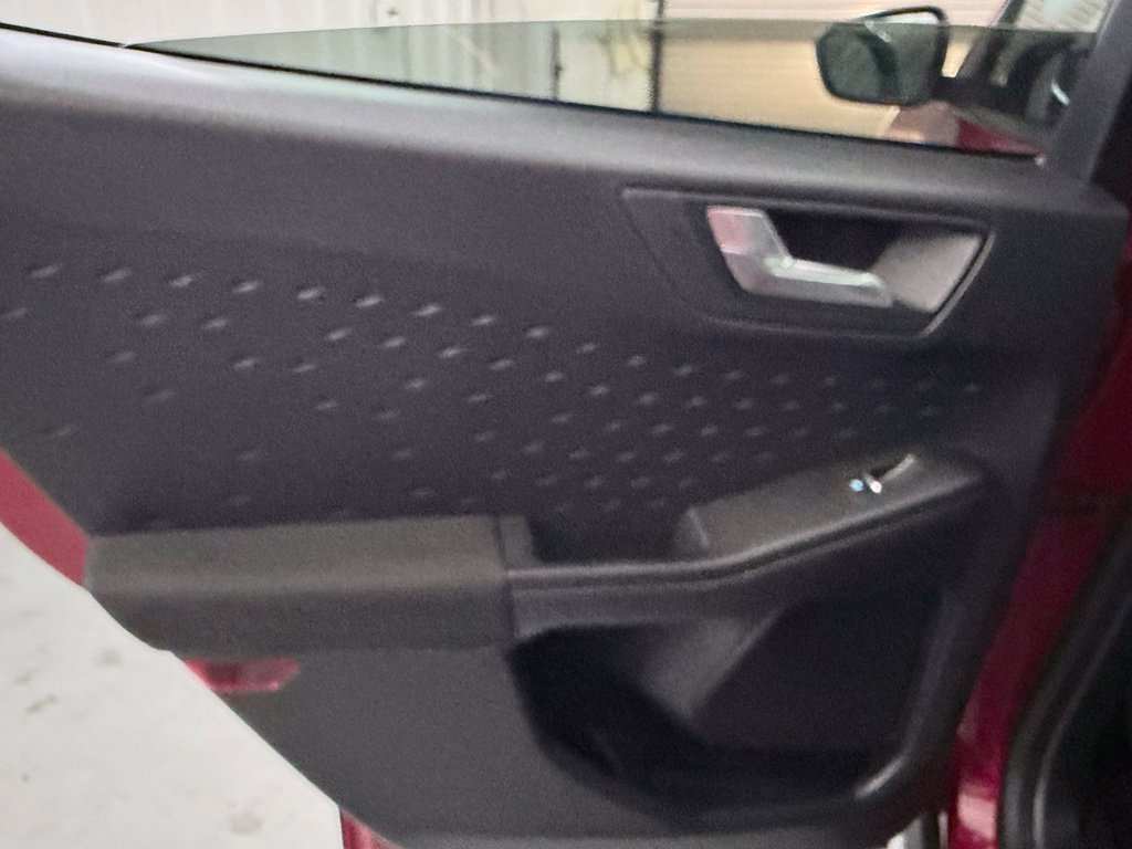 Used 2020 Ford Escape SE FWD image 34