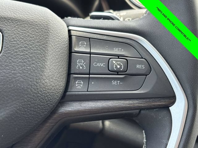 Used 2023 Jeep Grand Cherokee Limited AWD/4WD image 14