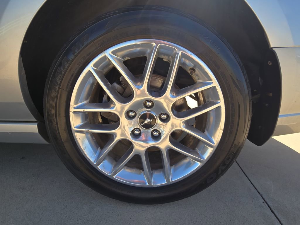 Used 2013 Ford Mustang Premium RWD image 30